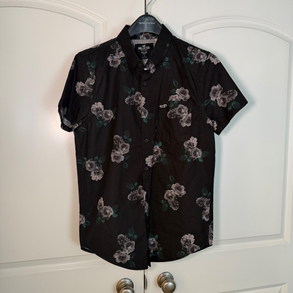 Hollister Mens Epic Flex Black Floral Rose Short Sleeve Button Down Shirt Small